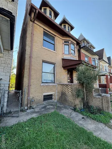 $85,500 | 4614 Newberry Terrace, St. Louis, MO 63113