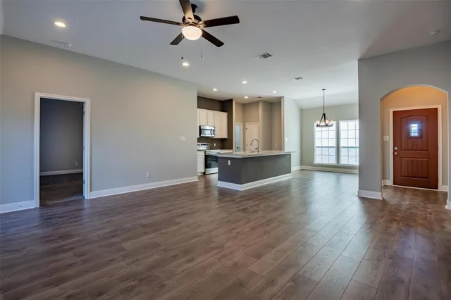 $299,999 | 2816 Farm To Market Road 731, Burleson, TX 76028