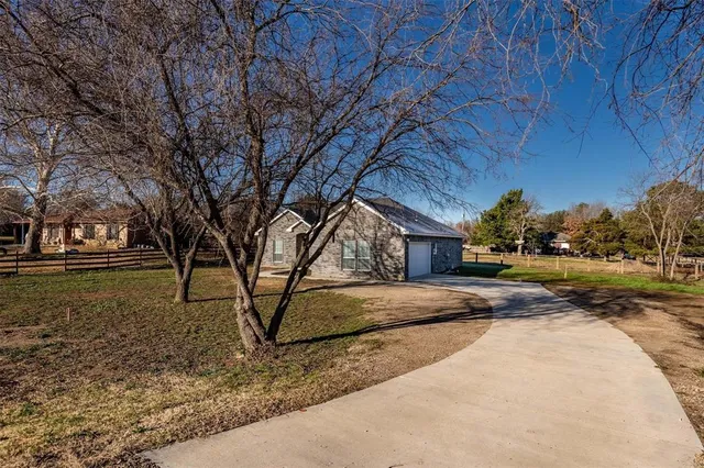 $299,999 | 2816 Farm To Market Road 731, Burleson, TX 76028