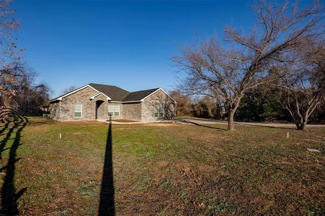 $299,999 | 2816 Farm To Market Road 731, Burleson, TX 76028