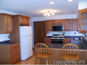 1655 Sandusky Road Jacksonville, IL 62650 - Photo 2 of 12