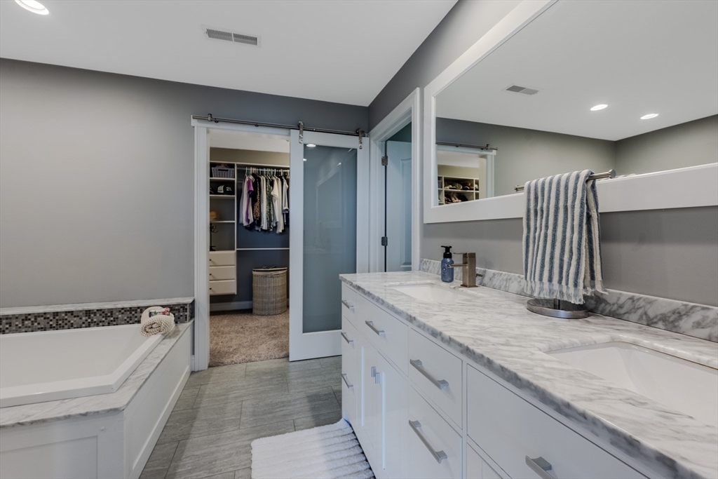 110 Munsing Ridge Granby, MA 01033 - Photo 21 of 36