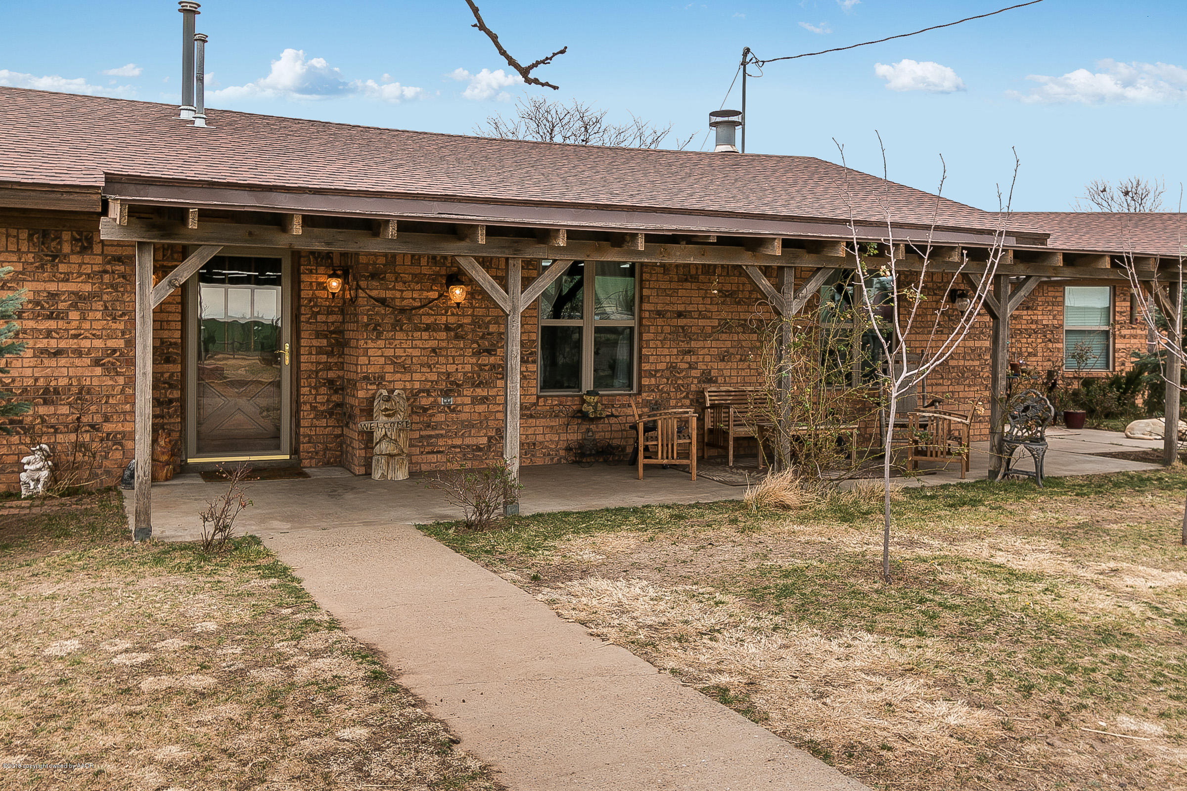 8225 Juliet Road Claude, TX 79019 - Photo 3 of 31 003_Front Porch