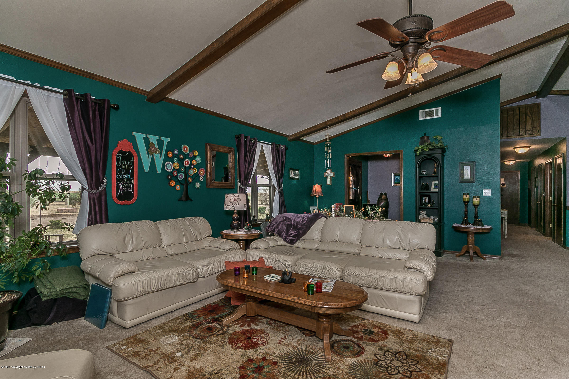 8225 Juliet Road Claude, TX 79019 - Photo 6 of 31 008_Living Room 3
