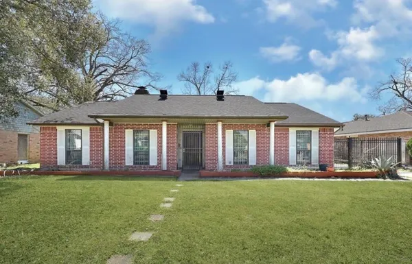 $2,100 | 11807 Stroud Drive, Houston, TX 77072