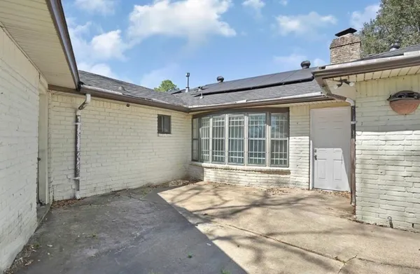 $2,100 | 11807 Stroud Drive, Houston, TX 77072