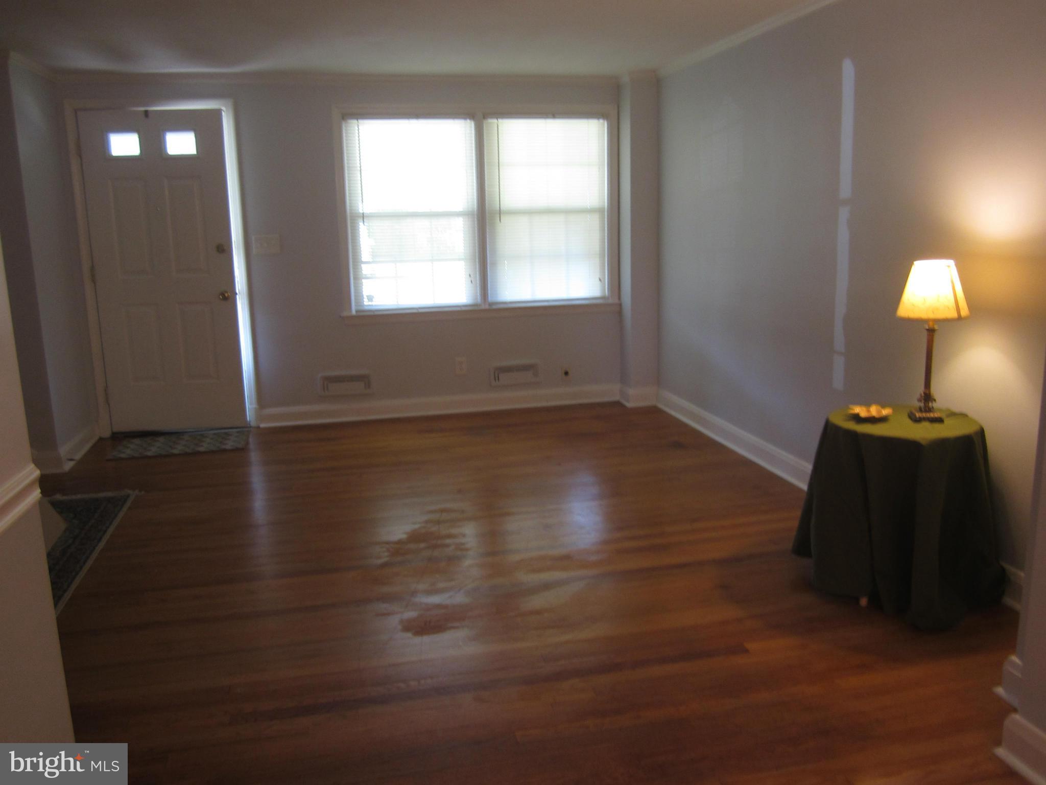 1506 Langford Road Baltimore, MD 21207 - Photo 4 of 18 Living Room