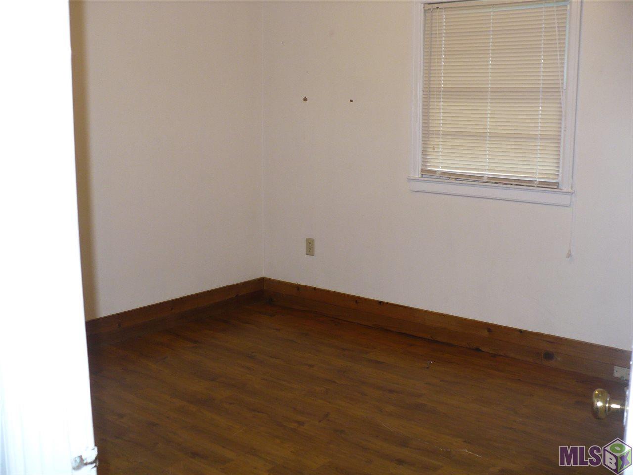 1413 West Chimes Street Baton Rouge, LA 70802 - Photo 10 of 15 Guest bedroom