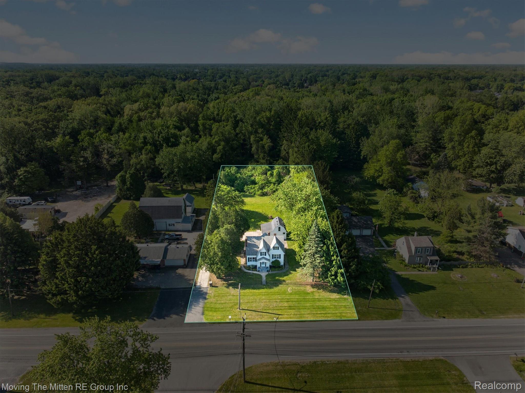 25505 Wick Road Taylor, MI 48180 - Photo 4 of 68 Aerial overview of property's location featuring property boundaries highlighted and a forest