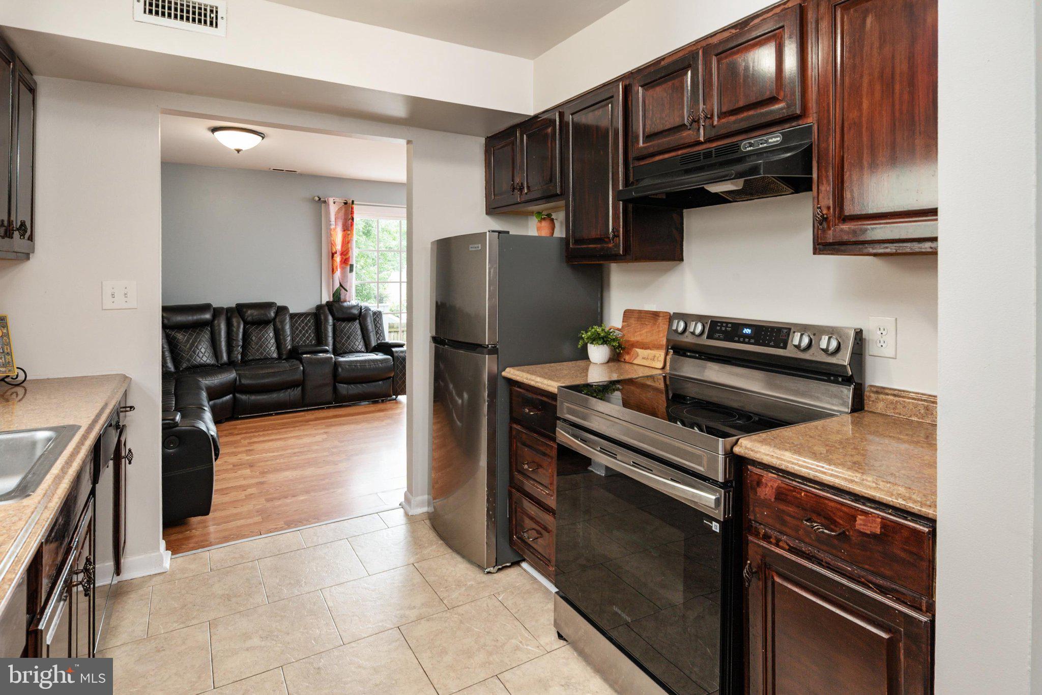 1734 Ridgely Road Edgewater, MD 21037 - Photo 9 of 33 Range is new!