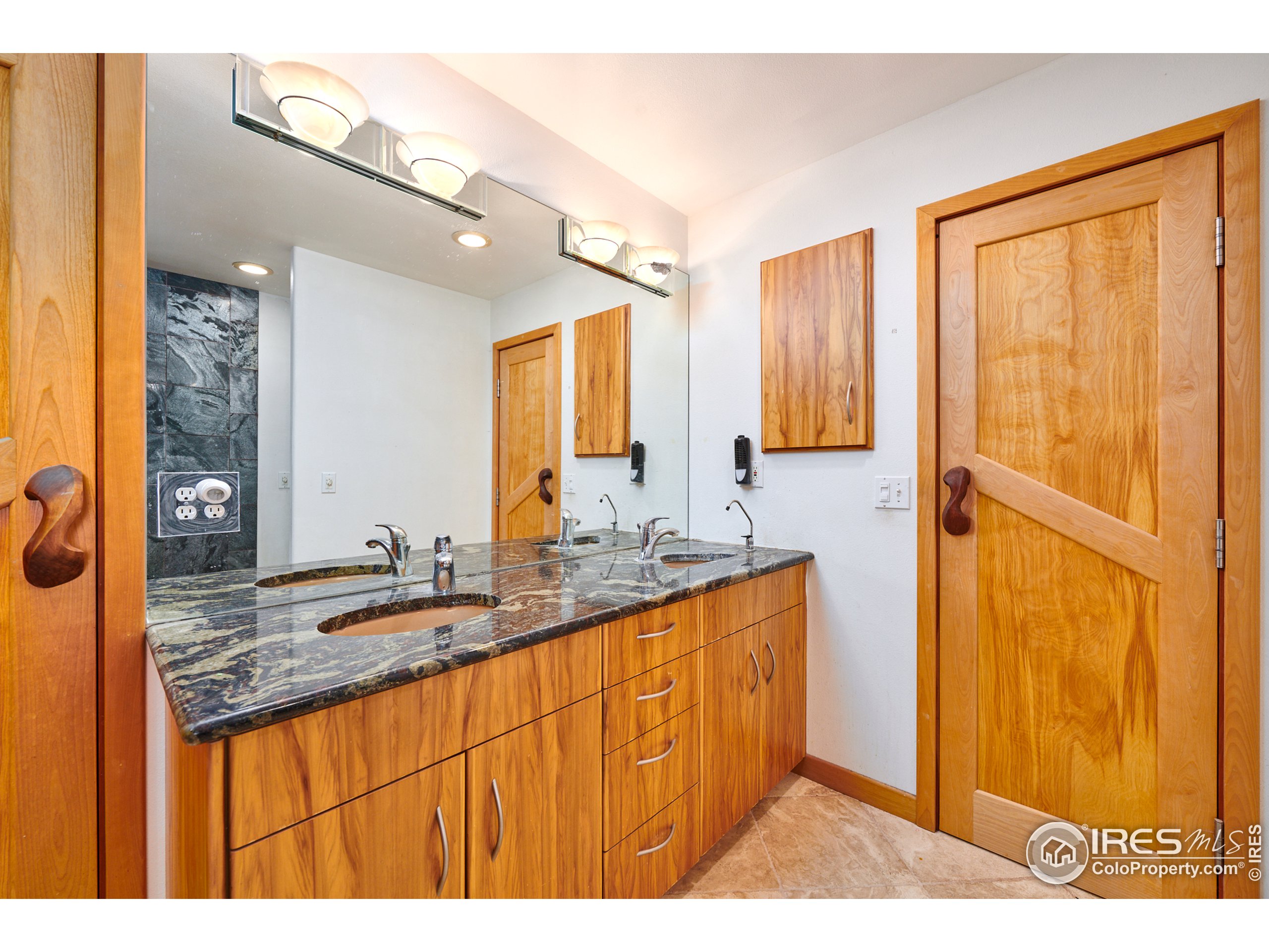 2796 Lee Hill Drive Boulder, CO 80302 - Photo 11 of 28