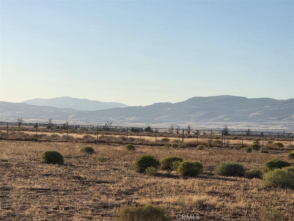 49645 3 Points Road Lancaster, CA 93536 - Photo 37 of 40 a view of lake with mountain
