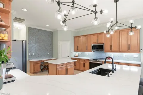 $925,000 | 8503 Laurel Lakes Cove, Naples, FL 34119