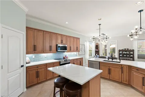 $925,000 | 8503 Laurel Lakes Cove, Naples, FL 34119
