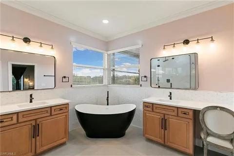 $925,000 | 8503 Laurel Lakes Cove, Naples, FL 34119