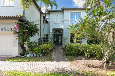 $925,000 | 8503 Laurel Lakes Cove, Naples, FL 34119