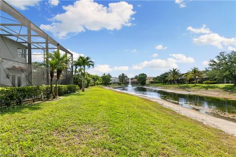 $925,000 | 8503 Laurel Lakes Cove, Naples, FL 34119