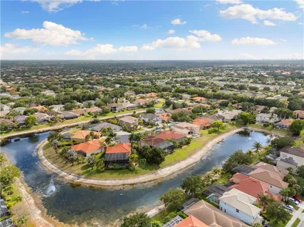 $925,000 | 8503 Laurel Lakes Cove, Naples, FL 34119