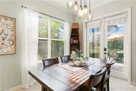 $925,000 | 8503 Laurel Lakes Cove, Naples, FL 34119
