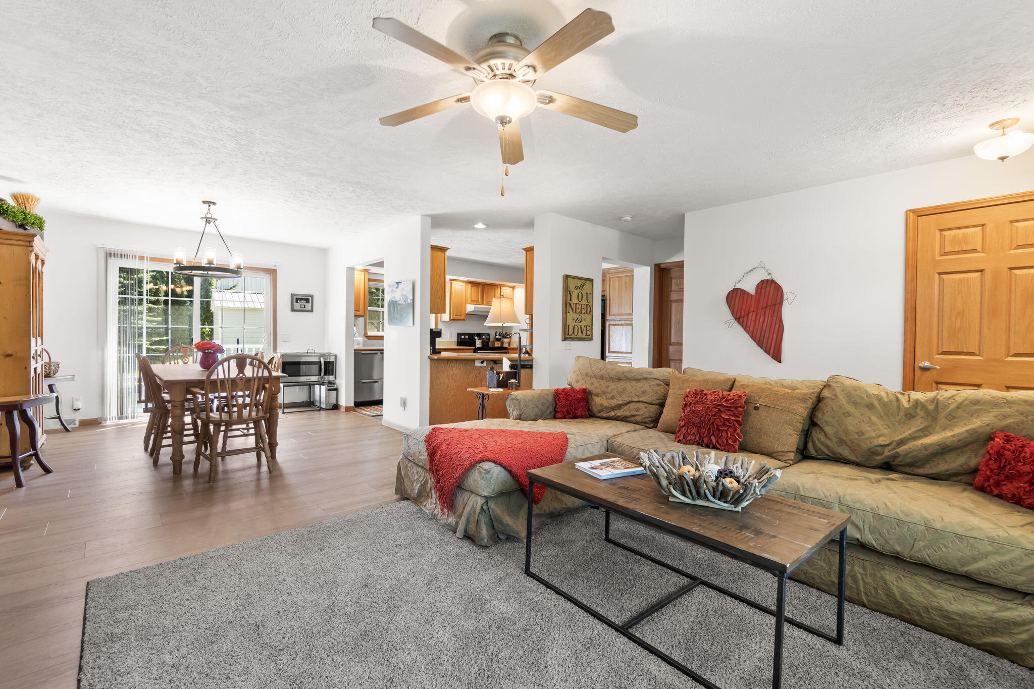 3079 Parrotts Pointe Road Indian River, MI 49749 - Photo 10 of 37 Great room