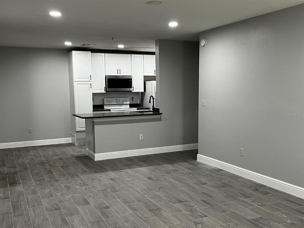 4352 South Kirkman Road, Unit 1203 Orlando, FL 32811 - Photo 3 of 27 New kitchen
