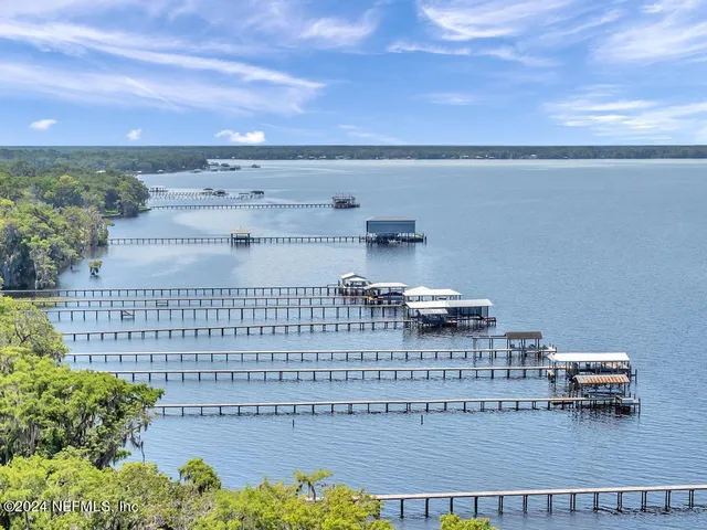 a view of terrace with city view