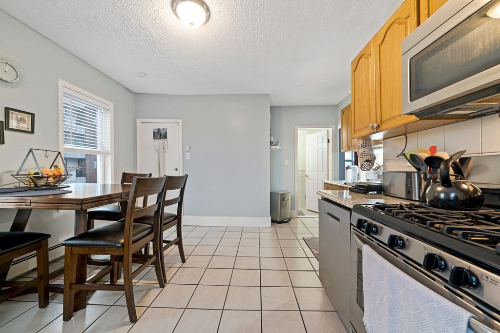 32 Appleton Street Everett, MA 02149 - Photo 6 of 28 Gallery Image 6