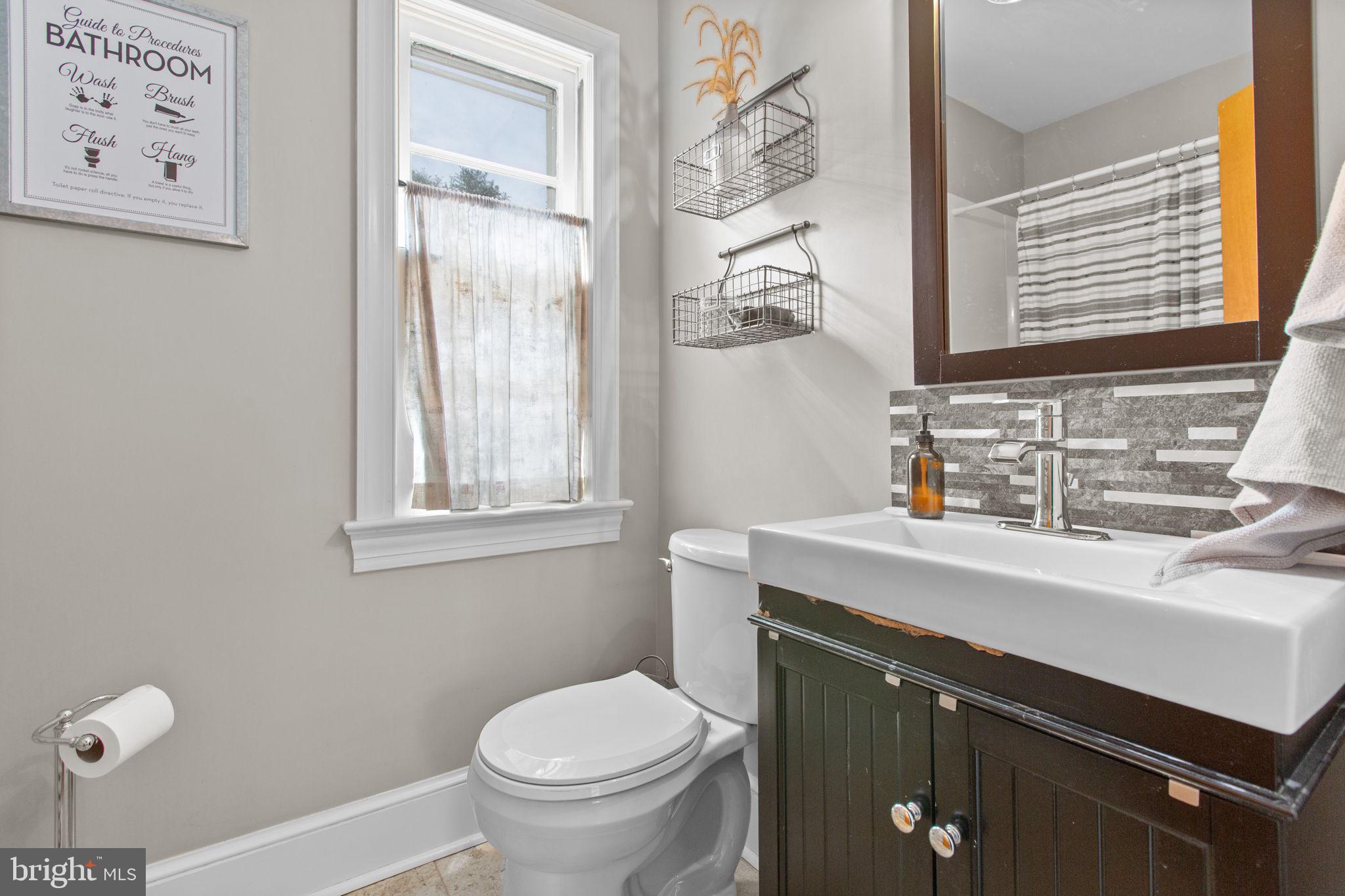 10122 Elys Ford Road Fredericksburg, VA 22407 - Photo 47 of 89 Full bathroom off Den