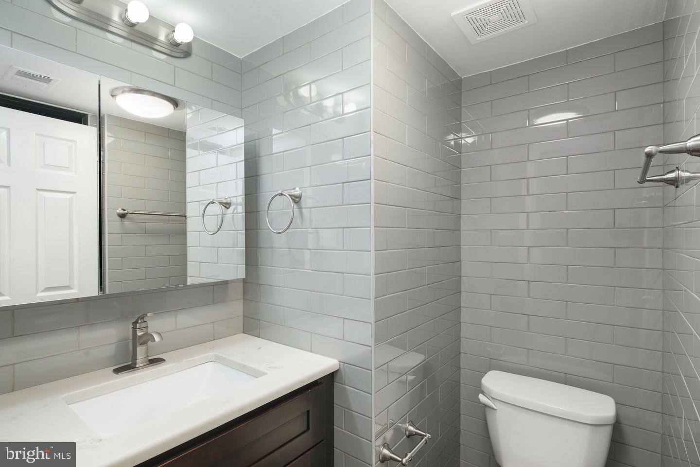 802 Pine Street, Unit A Philadelphia, PA 19147 - Photo 13 of 37 Guest Bathroom