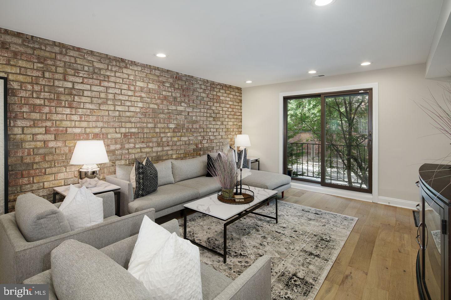 802 Pine Street, Unit A Philadelphia, PA 19147 - Photo 3 of 37