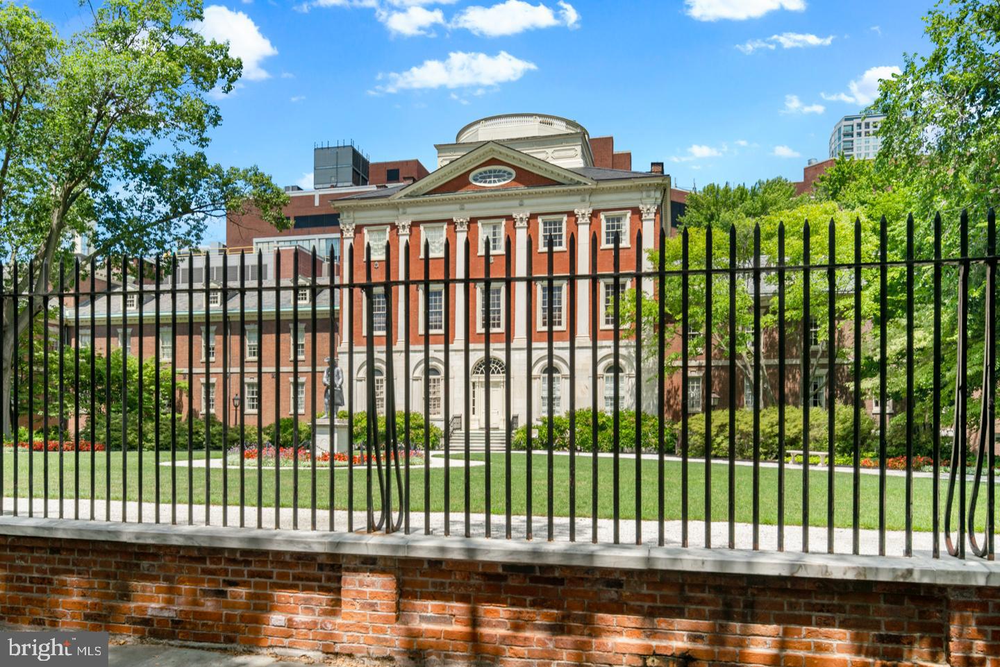 802 Pine Street, Unit A Philadelphia, PA 19147 - Photo 28 of 37