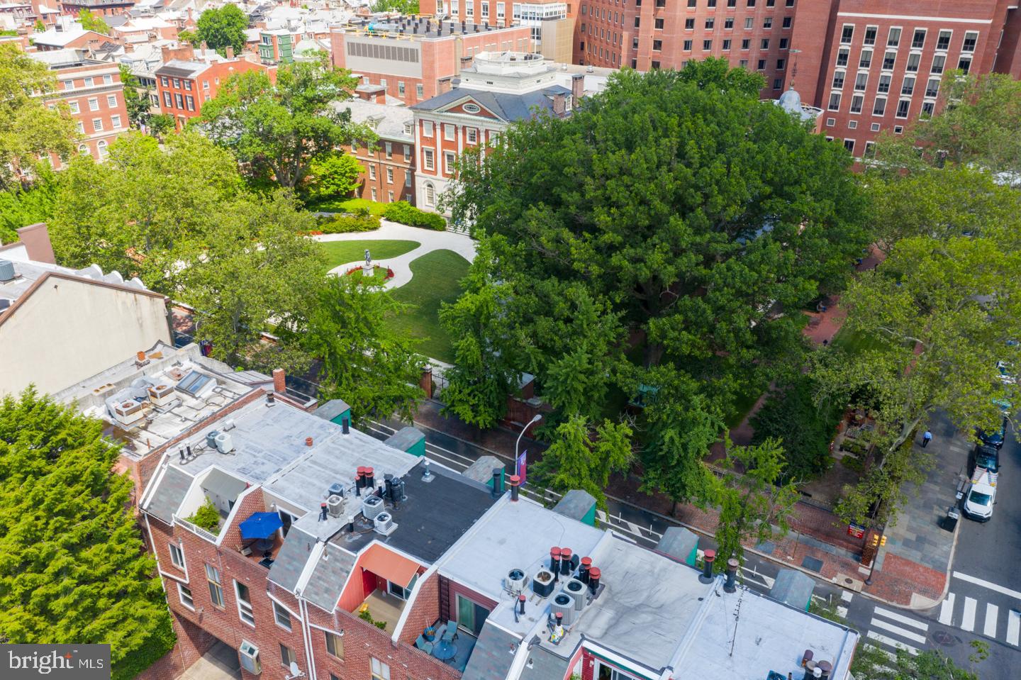 802 Pine Street, Unit A Philadelphia, PA 19147 - Photo 34 of 37