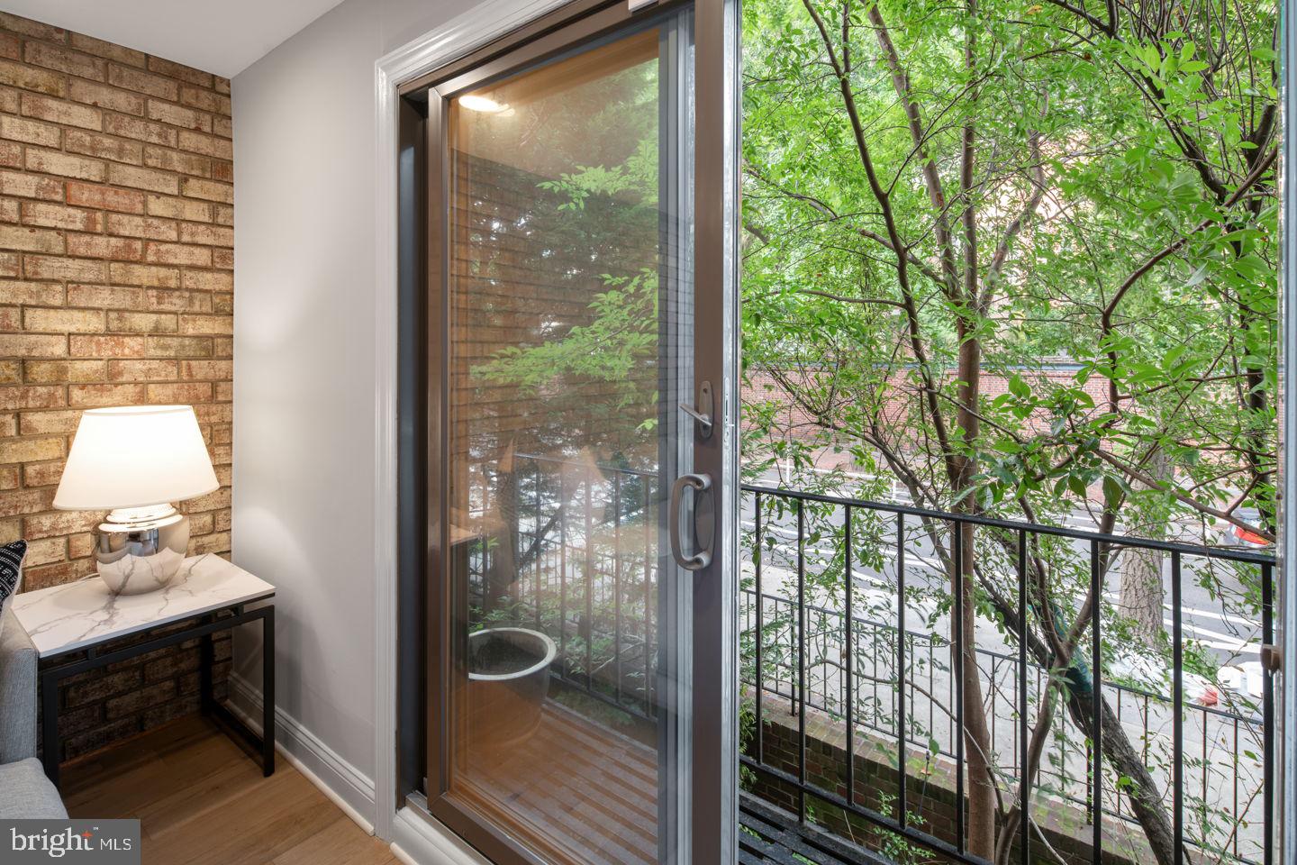 802 Pine Street, Unit A Philadelphia, PA 19147 - Photo 5 of 37 Balcony Overlooking Private Patio.