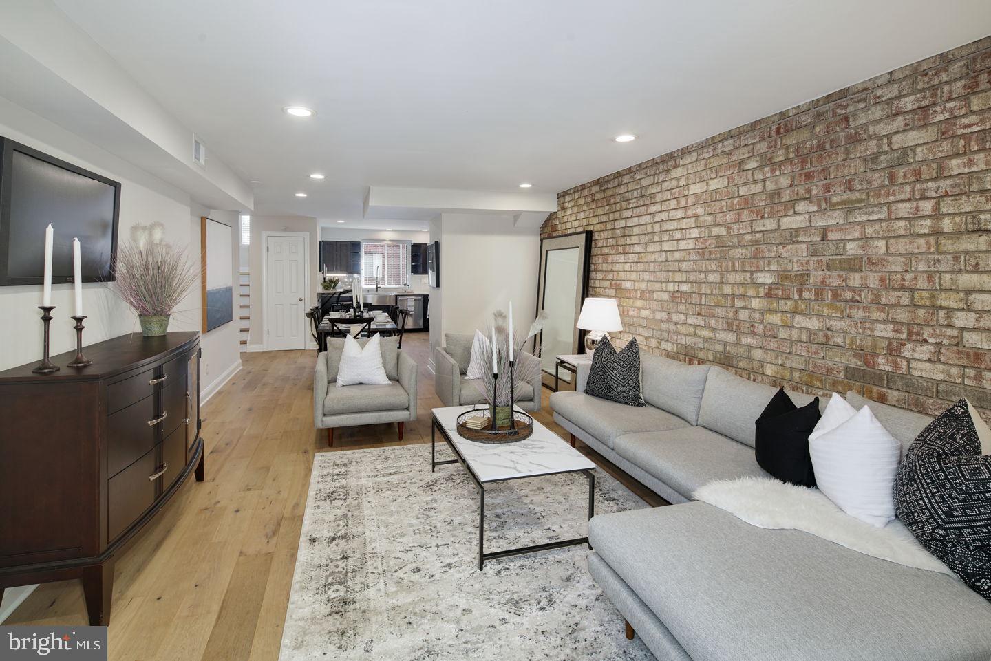 802 Pine Street, Unit A Philadelphia, PA 19147 - Photo 6 of 37