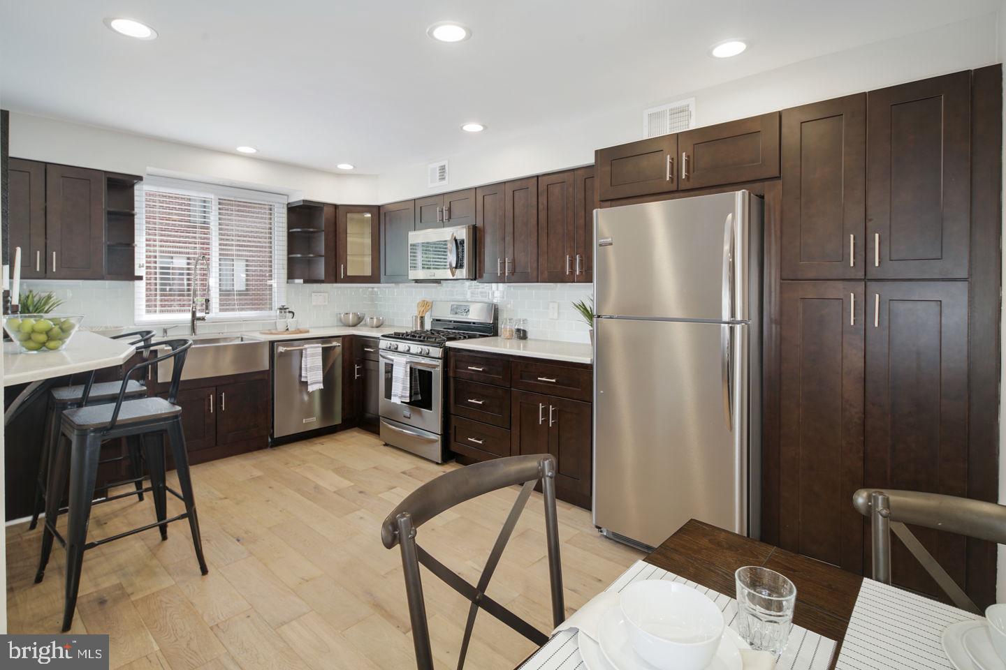 802 Pine Street, Unit A Philadelphia, PA 19147 - Photo 8 of 37