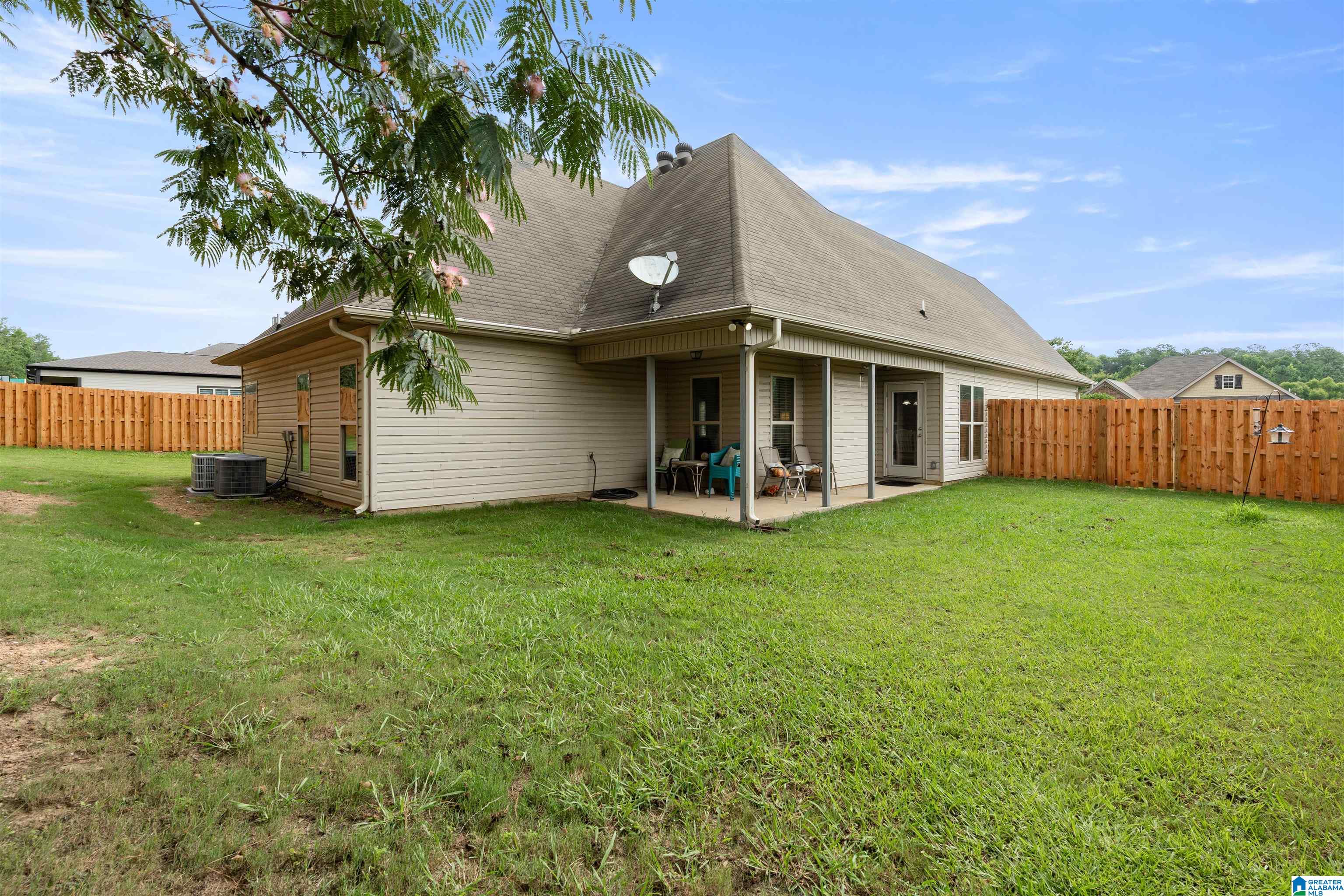 1194 Emerald Ridge Drive Calera, AL 35040 - Photo 5 of 31