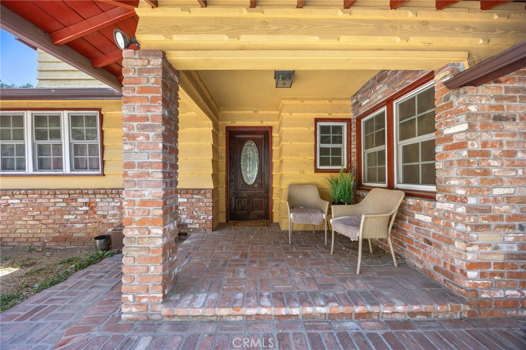 509 Alameda Altadena, CA 91001 - Photo 4 of 39