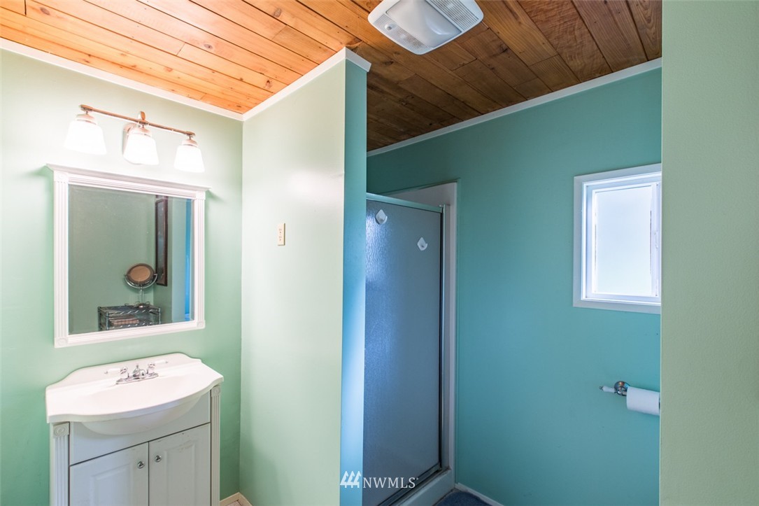 17304 Mulqueen Road Southeast Rainier, WA 98576 - Photo 14 of 19 Gallery Image 14