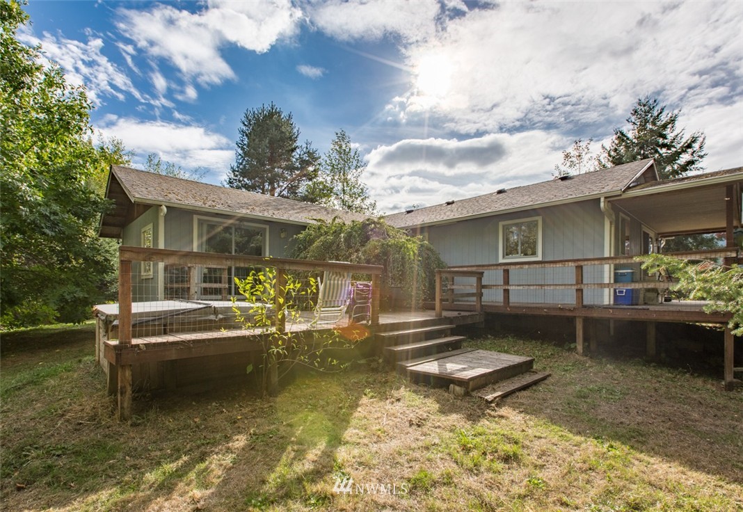 17304 Mulqueen Road Southeast Rainier, WA 98576 - Photo 15 of 19 Gallery Image 15