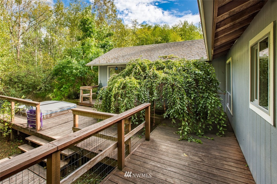 17304 Mulqueen Road Southeast Rainier, WA 98576 - Photo 16 of 19 Gallery Image 16