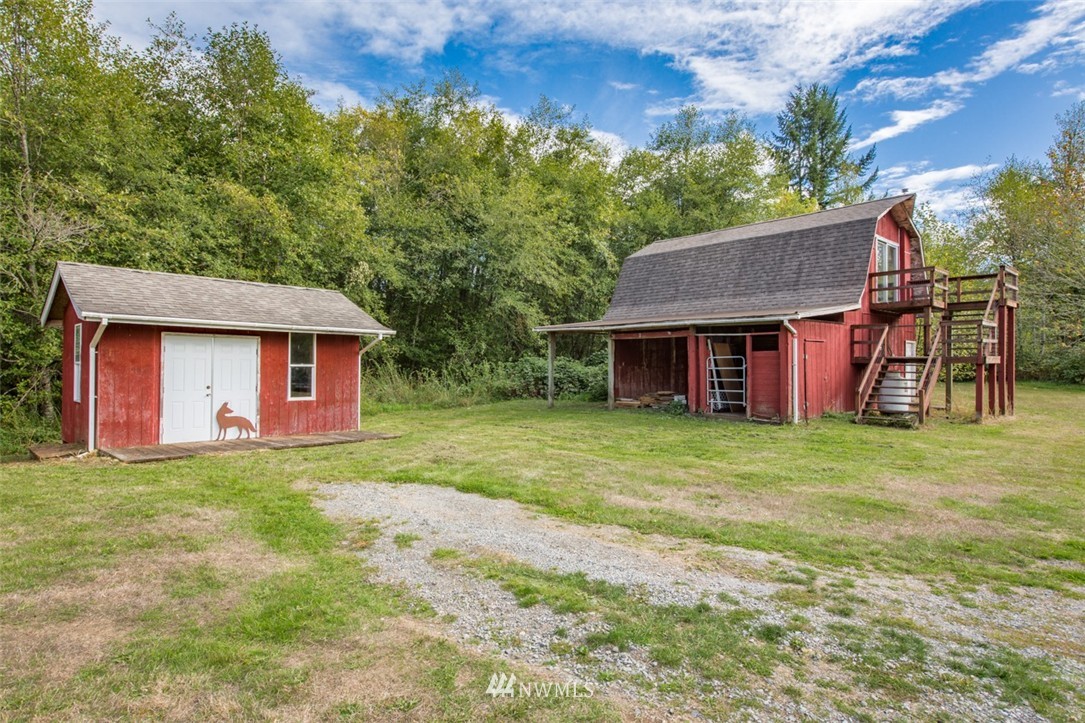 17304 Mulqueen Road Southeast Rainier, WA 98576 - Photo 3 of 19 Gallery Image 3