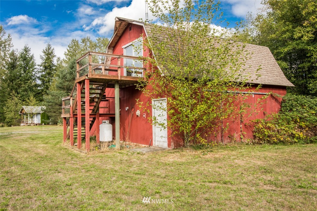 17304 Mulqueen Road Southeast Rainier, WA 98576 - Photo 4 of 19 Gallery Image 4