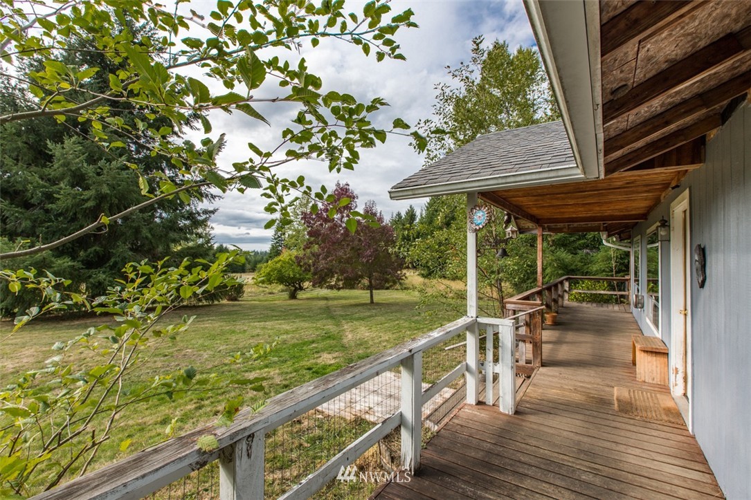 17304 Mulqueen Road Southeast Rainier, WA 98576 - Photo 7 of 19 Gallery Image 7