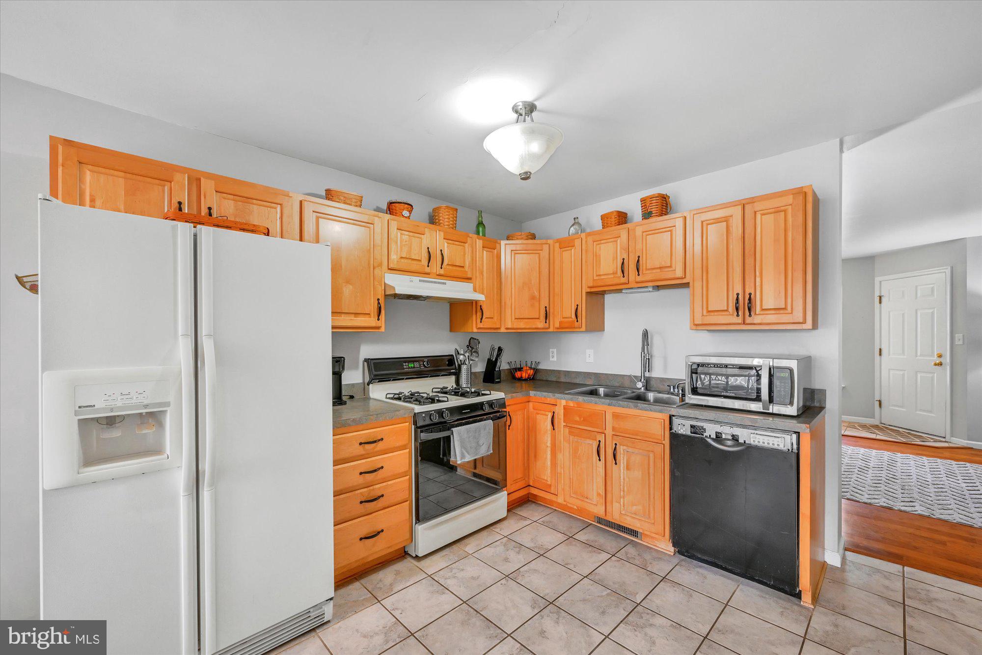32 Sandstone Court Lititz, PA 17543 - Photo 8 of 41 Gallery Image 8