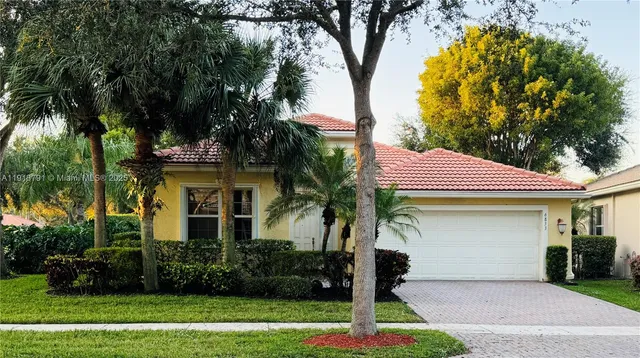 $515,000 | 6833 Watertown Drive, Boynton Beach, FL 33437