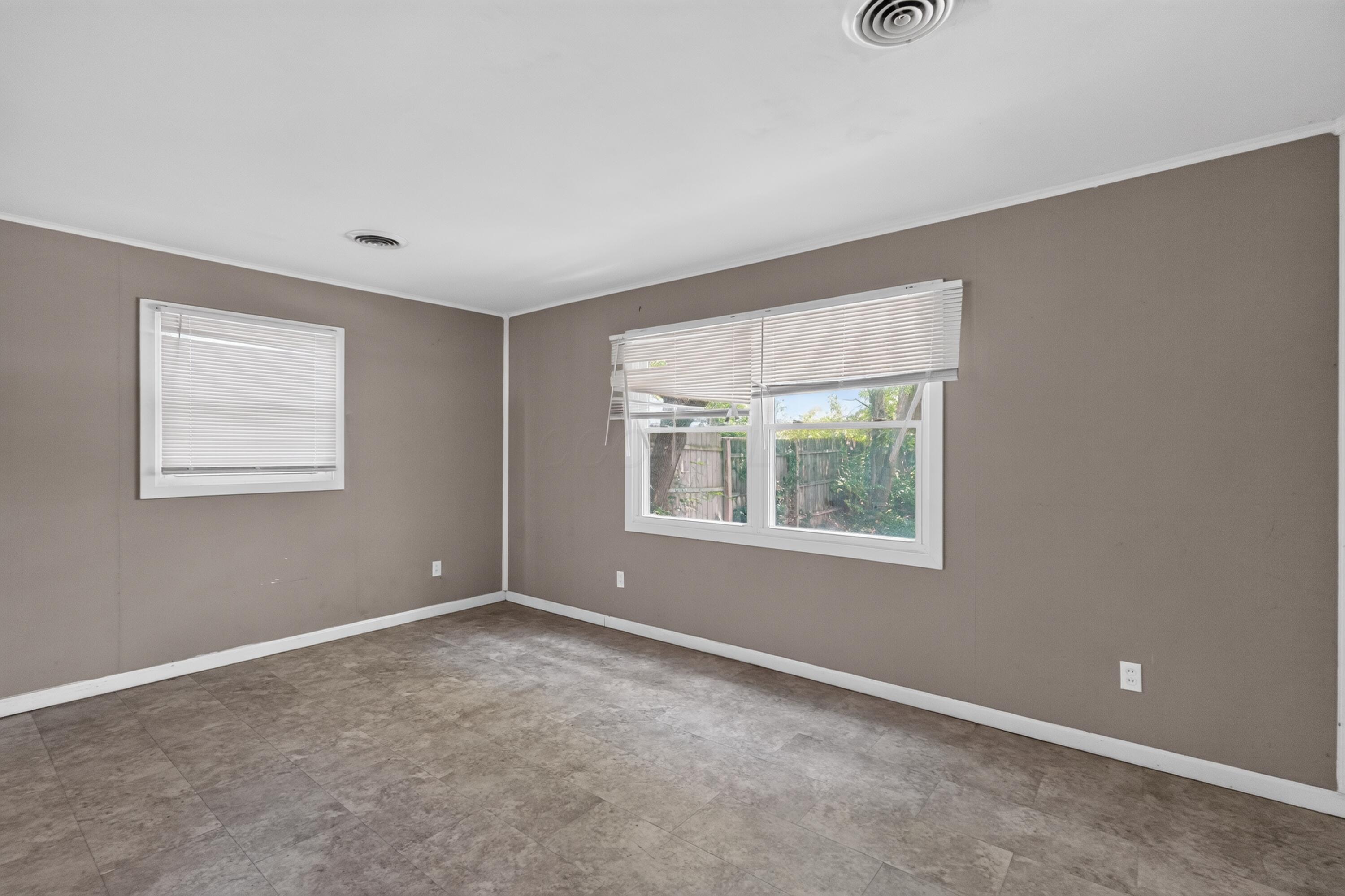1170 South Hampton Road Columbus, OH 43227 - Photo 18 of 32 18_1170_S_Hampton_Rd-Dining_room-6687