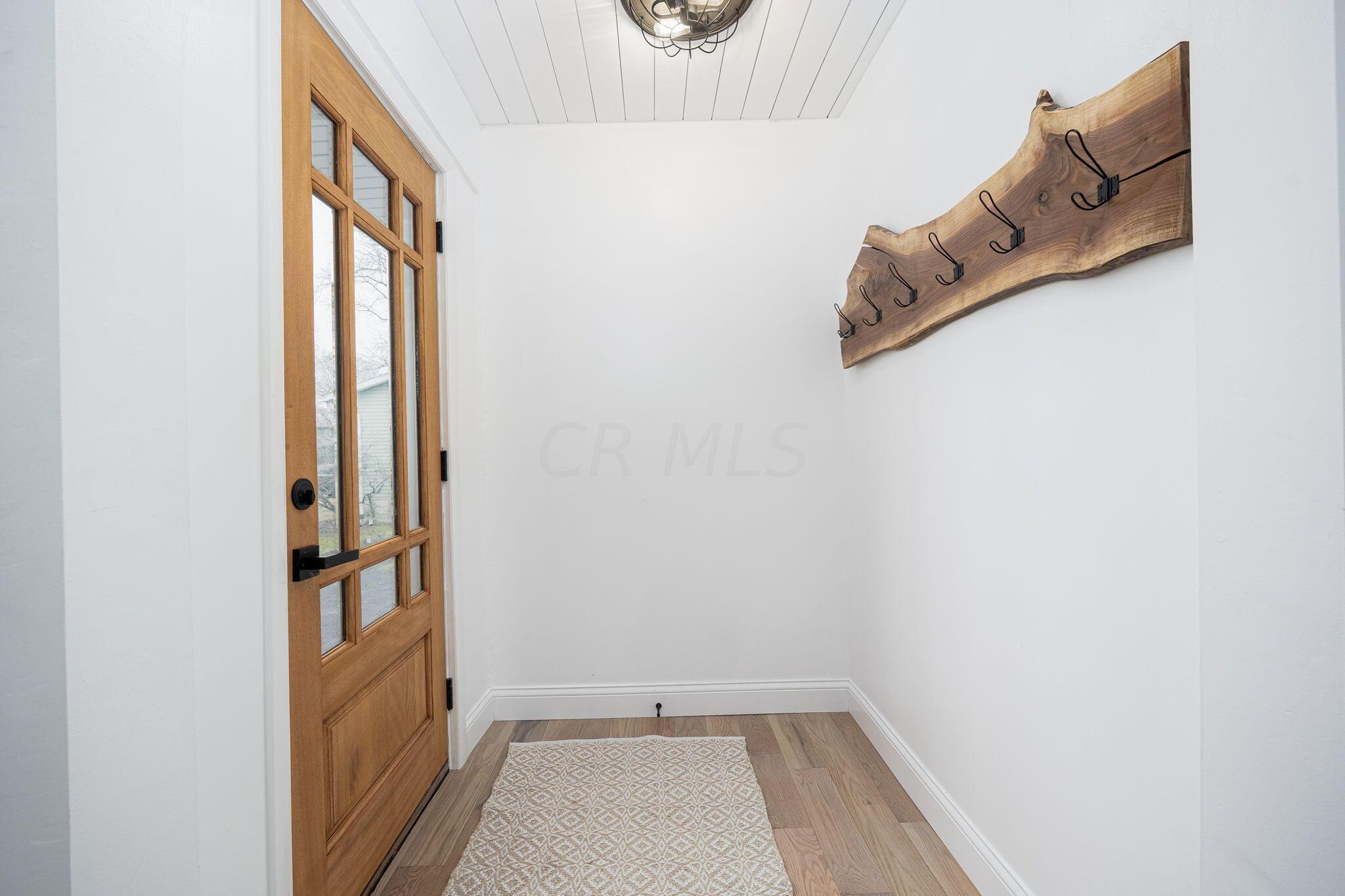5481 Blue Ash Road Columbus, OH 43229 - Photo 20 of 61 18-web-or-mls-5481 Blue Ash Road 017