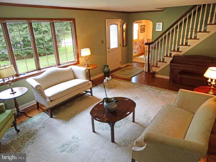 1188 West Valley Road Wayne, PA 19087 - Photo 3 of 25 Living Room