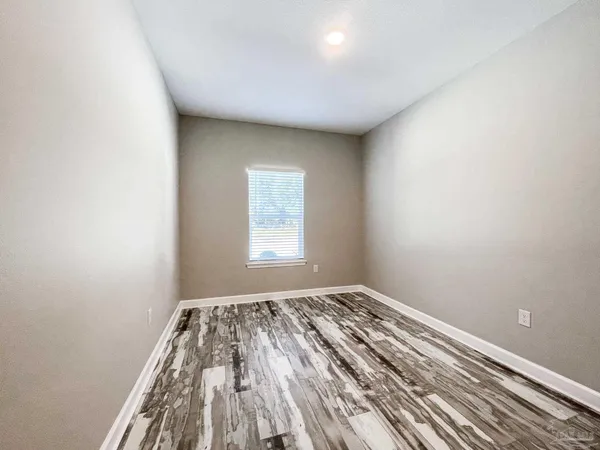 $1,695 | 5170 Burlington Avenue, Pensacola, FL 32505