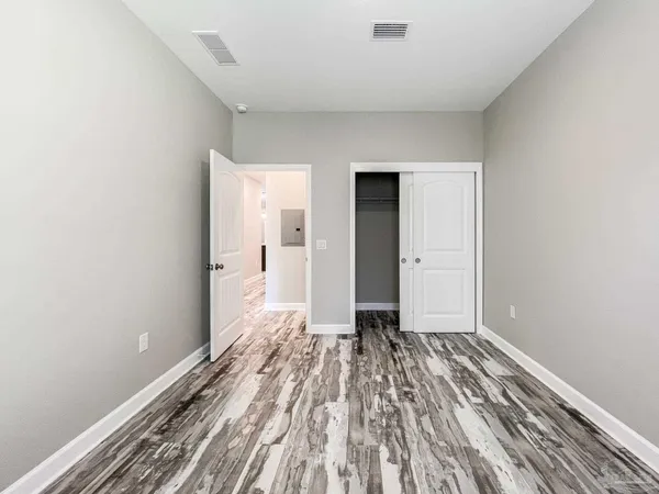 $1,695 | 5170 Burlington Avenue, Pensacola, FL 32505
